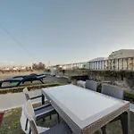 Charming 2br Townhouse With Rooftop Terrace