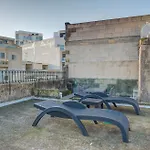 Σπίτι διακοπών Charming 2br Townhouse With Rooftop Terrace *
