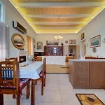 Charming 2br Townhouse With Rooftop Terrace Σπίτι διακοπών