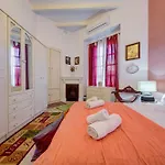 Charming 2br Townhouse With Rooftop Terrace *