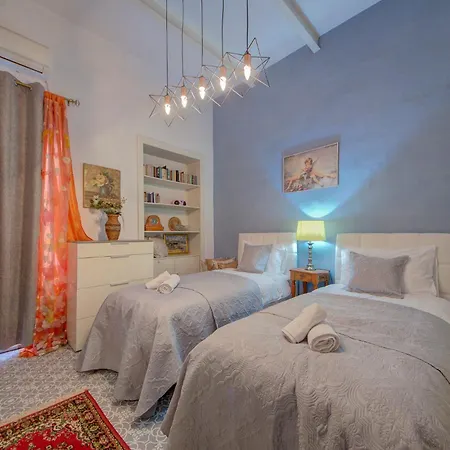 Hébergement de vacances Charming 2br Townhouse With Rooftop Terrace San Ġiljan