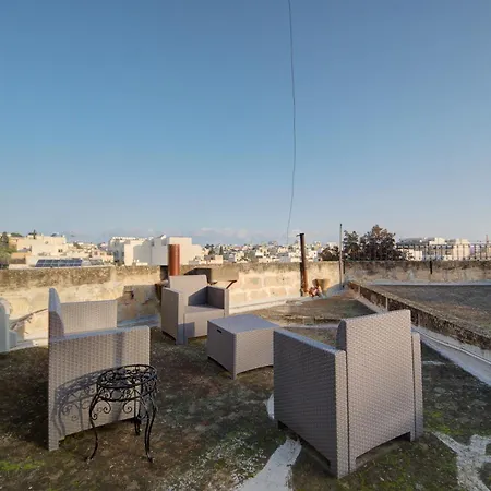 Hébergement de vacances Charming 2br Townhouse With Rooftop Terrace