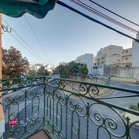 Charming 2br Townhouse With Rooftop Terrace Hébergement de vacances *